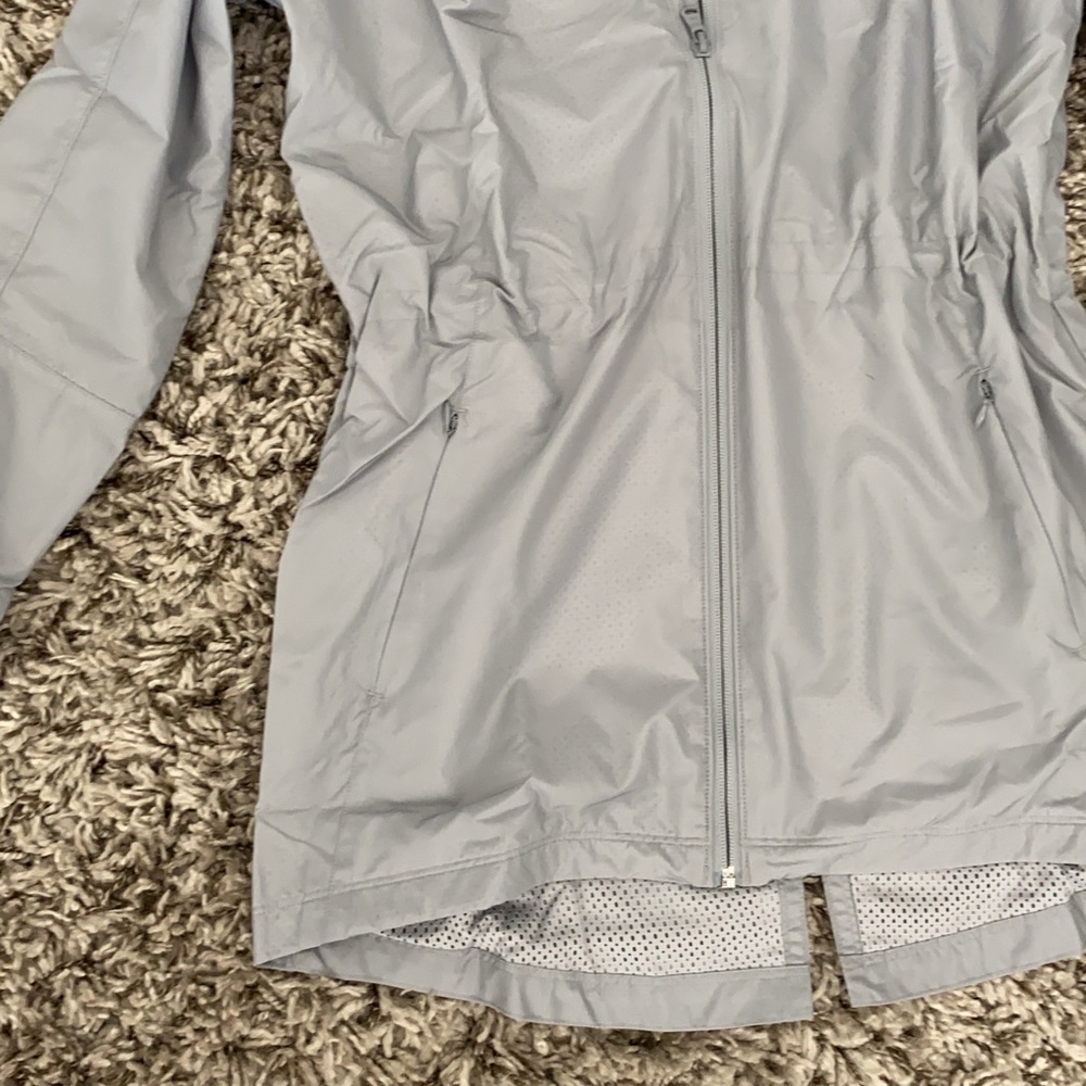 UNDER ARMOUR HOODED WINDBREAKER XS - Picture 7 of 11